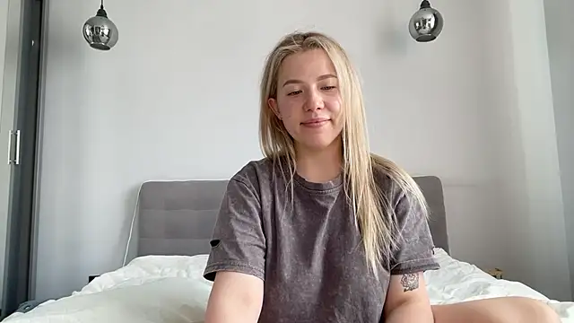 Snapshot of alyrasun chatting on 07-28-26, 03:21 alyrasun online show from 07-28-26, 03:21