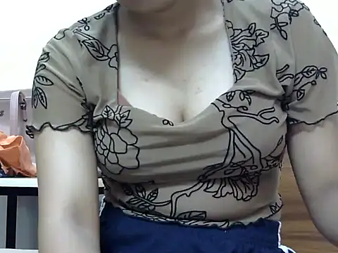 Snapshot of kAVYA_05 chatting on 07-25-26, 05:21 kAVYA 05 online show from 07-25-26, 05:21
