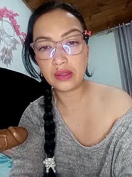 Snapshot of _camila28 chatting on 03-09-26, 09:46 camila28 online show from 03-09-26, 09:46