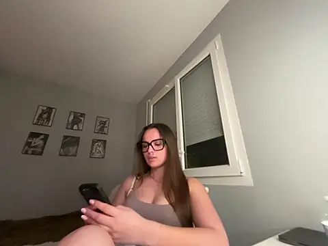 Snapshot of lilix6 chatting on 04-08-26, 08:53 lilix6 online show from 04-08-26, 08:53