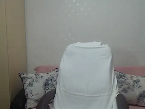 BlondEagleMuscle online show from 05-05-26, 07:33