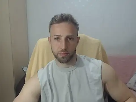 Snapshot of BlondEagleMuscle chatting on 05-21-26, 05:53 BlondEagleMuscle online show from 05-21-26, 05:53