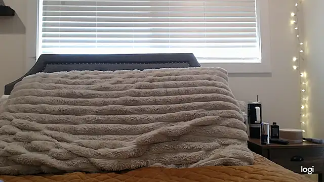 SecretsNextDoor online show from 04-08-26, 05:24