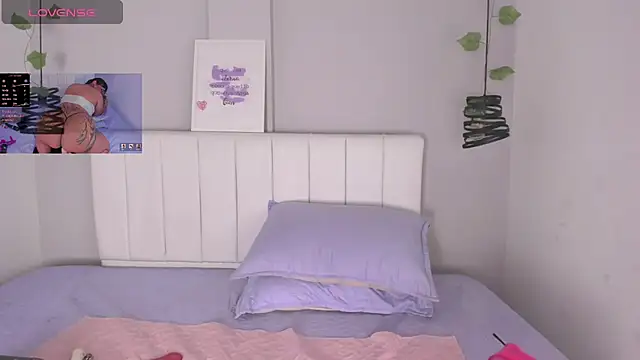 scarletth jhonsom1 online show from 04-08-26, 05:29