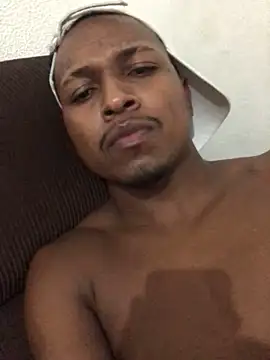 Snapshot of Henriqueamoror chatting on 03-06-26, 04:20 Henriqueamoror online show from 03-06-26, 04:20