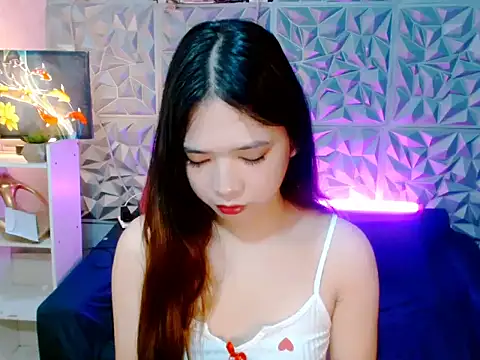 Snapshot of 7inchbigsurprise chatting on 06-20-26, 11:46 7inchbigsurprise online show from 06-20-26, 11:46