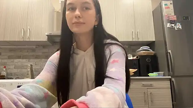 LaraDraggoo online show from 03-13-26, 09:21