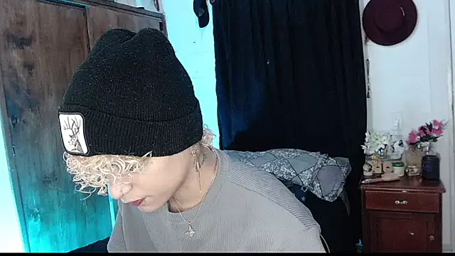 Lucke Ccollins online show from 04-01-26, 12:33