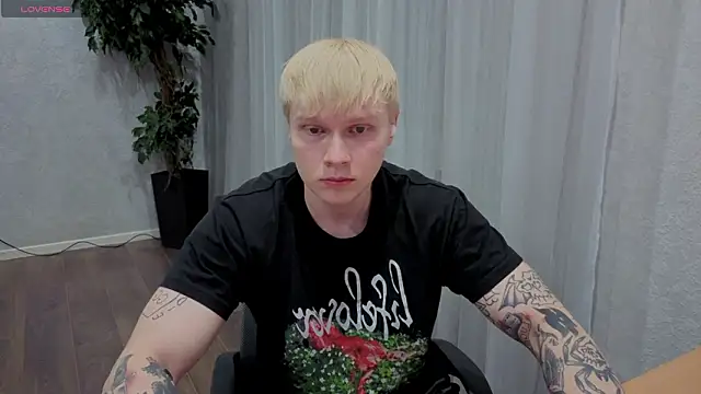 Whitesmoke666 online show from 03-10-26, 09:42