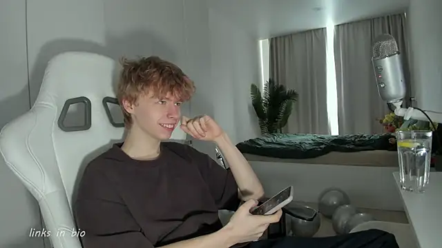 Wawesuc online show from 03-18-26, 04:48