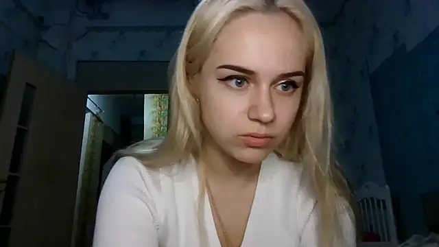 Barbie   girl online show from 03-12-26, 03:51