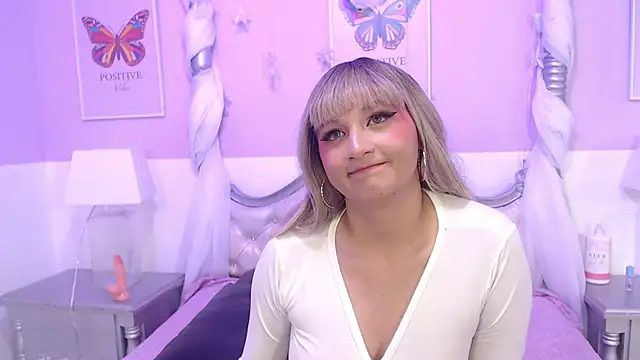 Oriana Larsson online show from 03-18-26, 11:57