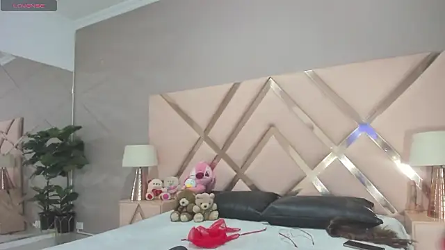 ZairaRogue online show from 03-16-26, 12:09