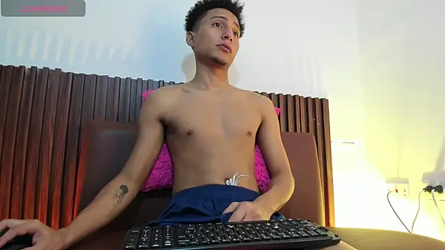 Snapshot of choco_dick_ chatting on 07-25-26, 08:17 choco dick online show from 07-25-26, 08:17