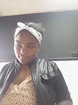 Candykss online show from 05-14-26, 06:58