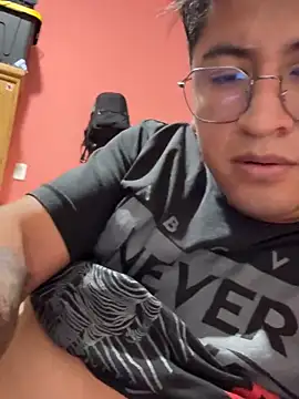 Snapshot of GoldenM95 chatting on 03-06-26, 07:21 GoldenM95 online show from 03-06-26, 07:21