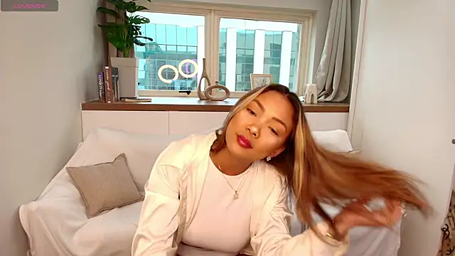 Debra Fox online show from 03-11-26, 02:34