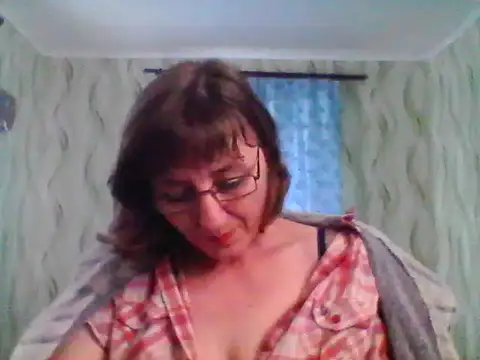 Alisaprice077 online show from 04-18-26, 08:51