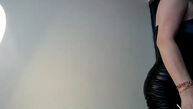 Snapshot of SammyAlexxandra chatting on 05-05-26, 08:17 SammyAlexxandra online show from 05-05-26, 08:17
