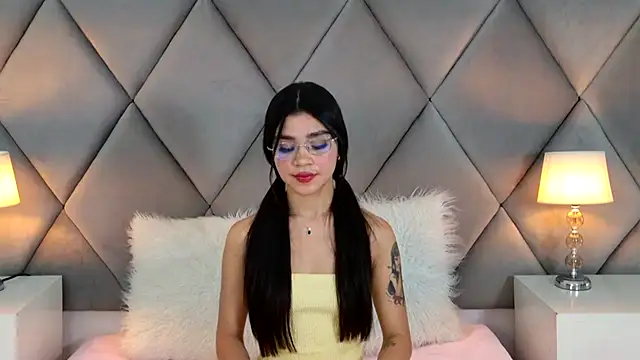 Snapshot of OliviaDiaz chatting on 07-13-26, 08:11 OliviaDiaz online show from 07-13-26, 08:11