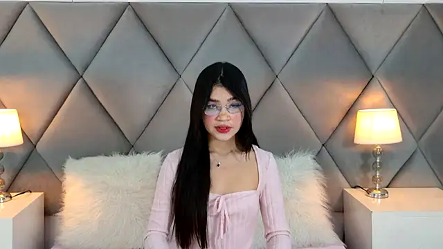 Snapshot of OliviaDiaz chatting on 07-17-26, 12:06 OliviaDiaz online show from 07-17-26, 12:06