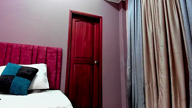 FreyaCameron online show from 04-25-26, 01:52