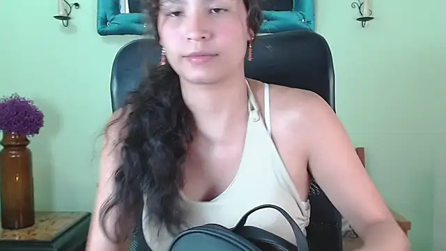 Snapshot of ChalonVera chatting on 05-29-26, 07:34 ChalonVera online show from 05-29-26, 07:34