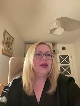 JanieLight53 online show from 04-15-26, 11:16