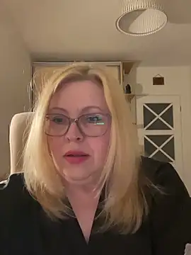 JanieLight53 online show from 04-26-26, 07:11