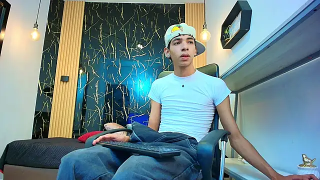 Snapshot of ValeriHot_1 chatting on 04-28-26, 03:22 ValeriHot 1 online show from 04-28-26, 03:22