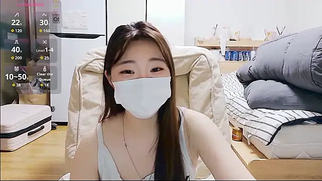 Snapshot of Berry_Chuu chatting on 05-12-26, 06:05 Berry Chuu online show from 05-12-26, 06:05