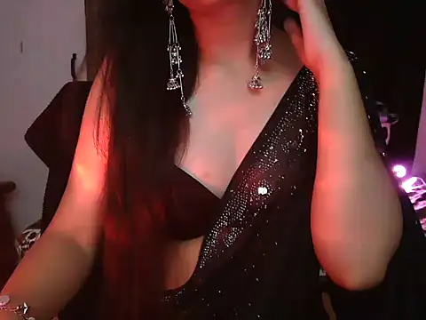 Snapshot of Sonam-kapur1 chatting on 06-03-26, 02:33 Sonam-kapur1 online show from 06-03-26, 02:33