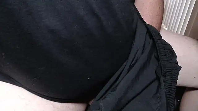 namecowboyj23 online show from 04-05-26, 04:26