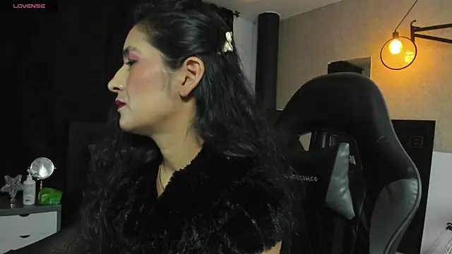 Vicky Angeel online show from 07-17-26, 01:01