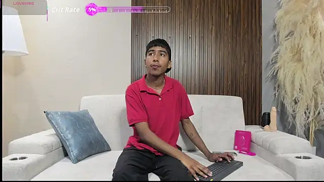 Snapshot of Ender_h0tt chatting on 06-04-26, 02:01 Ender h0tt online show from 06-04-26, 02:01