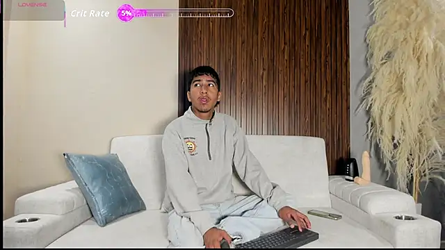 Snapshot of Ender_h0tt chatting on 06-05-26, 02:01 Ender h0tt online show from 06-05-26, 02:01