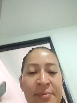 Snapshot of Dr_Edna_naughty chatting on 04-14-26, 12:44 Dr Edna naughty online show from 04-14-26, 12:44