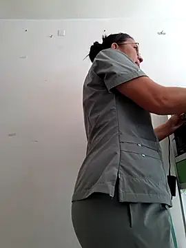 Snapshot of Dr_Edna_naughty chatting on 04-15-26, 04:36 Dr Edna naughty online show from 04-15-26, 04:36