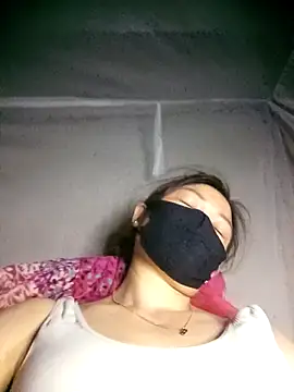 Bling-pusy online show from 04-18-26, 01:04