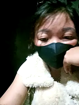 Snapshot of Bling-pusy chatting on 05-10-26, 11:26 Bling-pusy online show from 05-10-26, 11:26