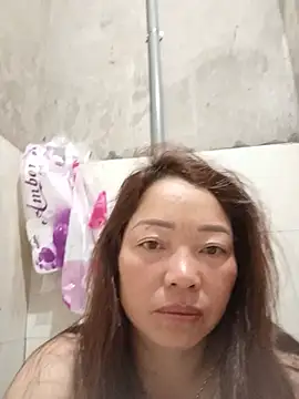 Snapshot of Yellow-pink chatting on 05-09-26, 10:26 Yellow-pink online show from 05-09-26, 10:26