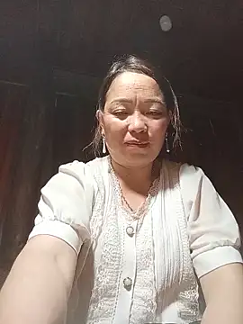 Snapshot of Yellow-pink chatting on 05-15-26, 02:13 Yellow-pink online show from 05-15-26, 02:13