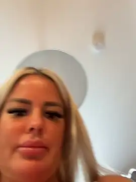 Snapshot of anna_kournikova chatting on 06-14-26, 03:03 anna kournikova online show from 06-14-26, 03:03