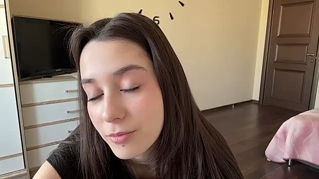 AdeleVelvet online show from 03-15-26, 10:54