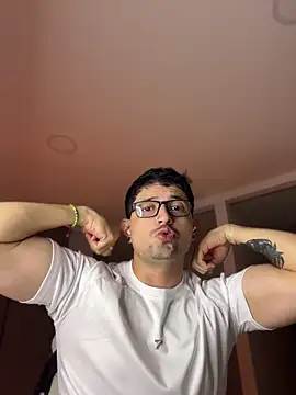 Snapshot of TroyeSavage chatting on 06-15-26, 10:39 TroyeSavage online show from 06-15-26, 10:39