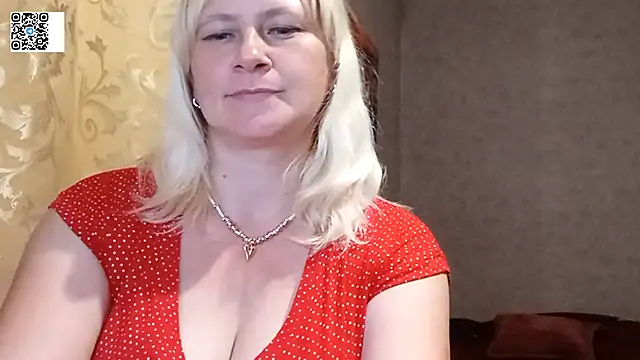 Snapshot of DiamondLady555 chatting on 06-21-26, 07:05 DiamondLady555 online show from 06-21-26, 07:05