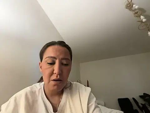 Shylyy25 online show from 05-09-26, 05:45