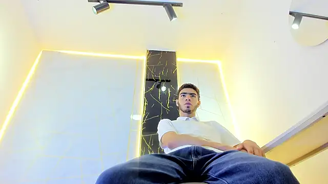 Valentin Lux online show from 03-26-26, 03:34