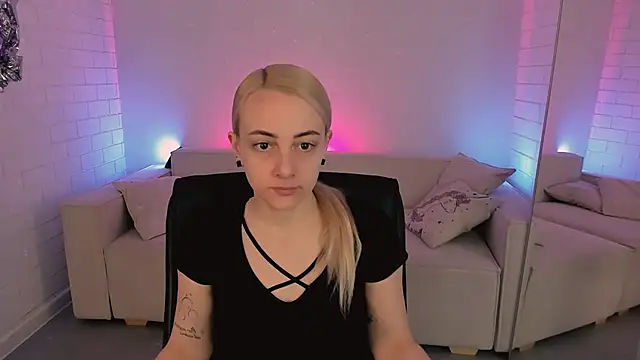 CarolMoor online show from 03-27-26, 09:10