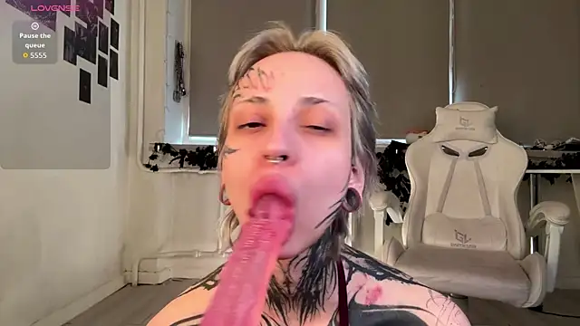 Snapshot of KizzieSherbert chatting on 05-10-26, 01:38 KizzieSherbert online show from 05-10-26, 01:38